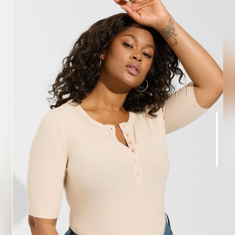 Torrid - Super Soft Rib Henley Elbow Sleeve Tee - size 1 (14/16)